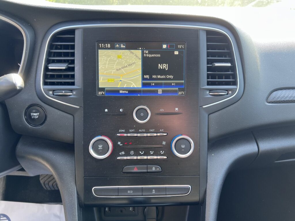 Renault MEGANE IV ESTATE - Photo 5