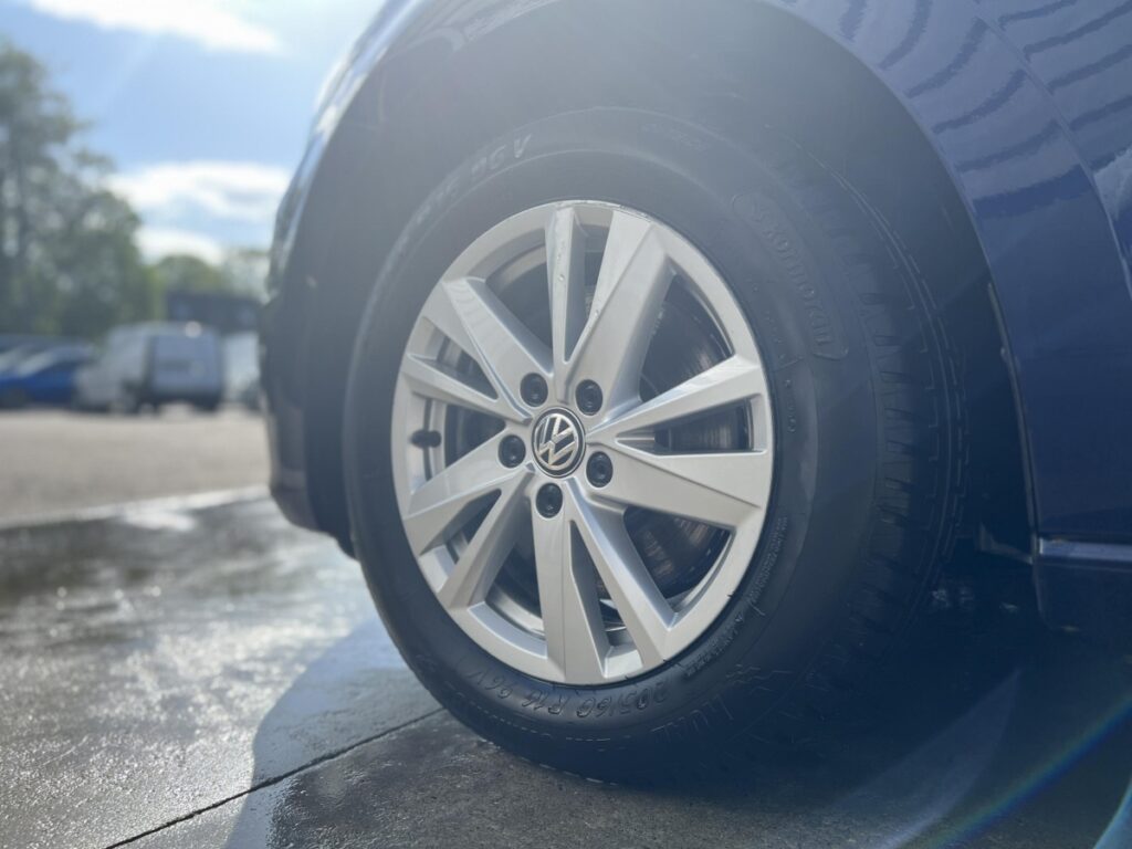 Volkswagen Touran - Photo 8